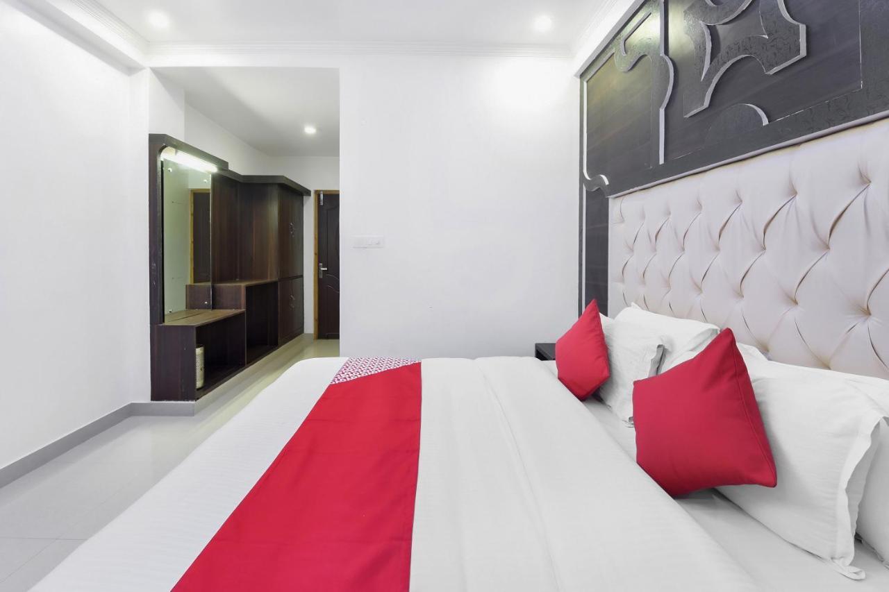 Oyo 23533 Mount View Hotel กูลู ภายนอก รูปภาพ
