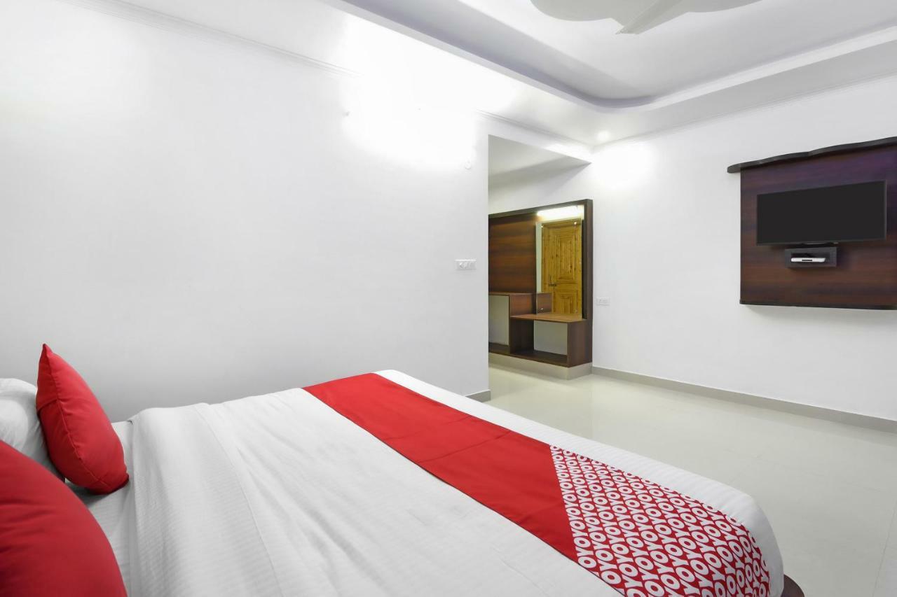 Oyo 23533 Mount View Hotel กูลู ภายนอก รูปภาพ